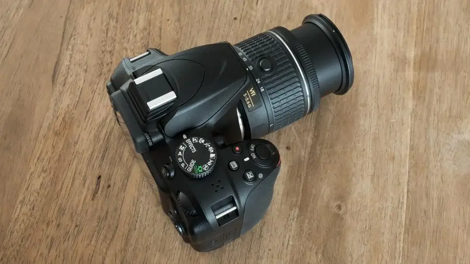 Nikon D3400 - Build Quality and Feel