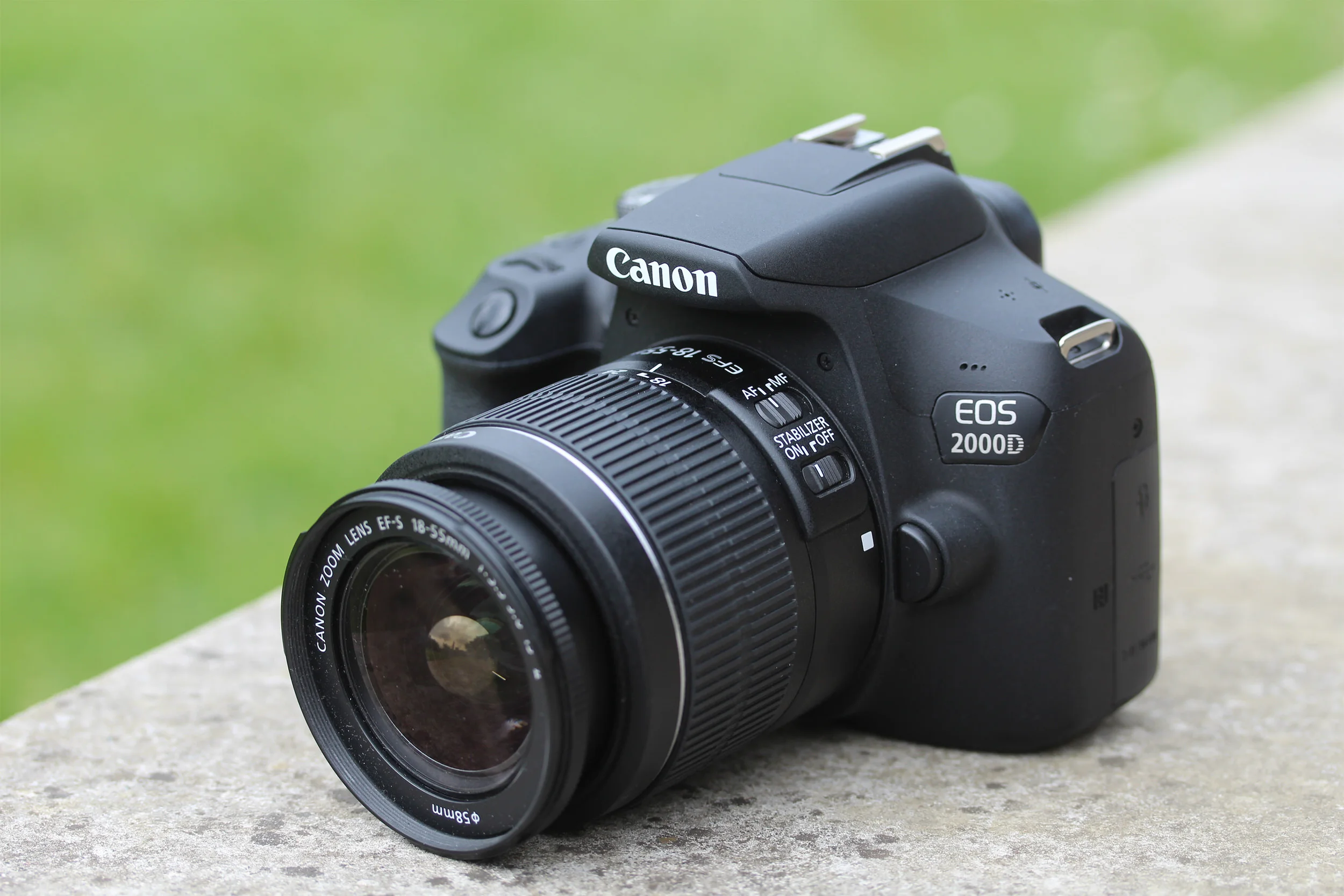 Canon EOS 2000D .jpg