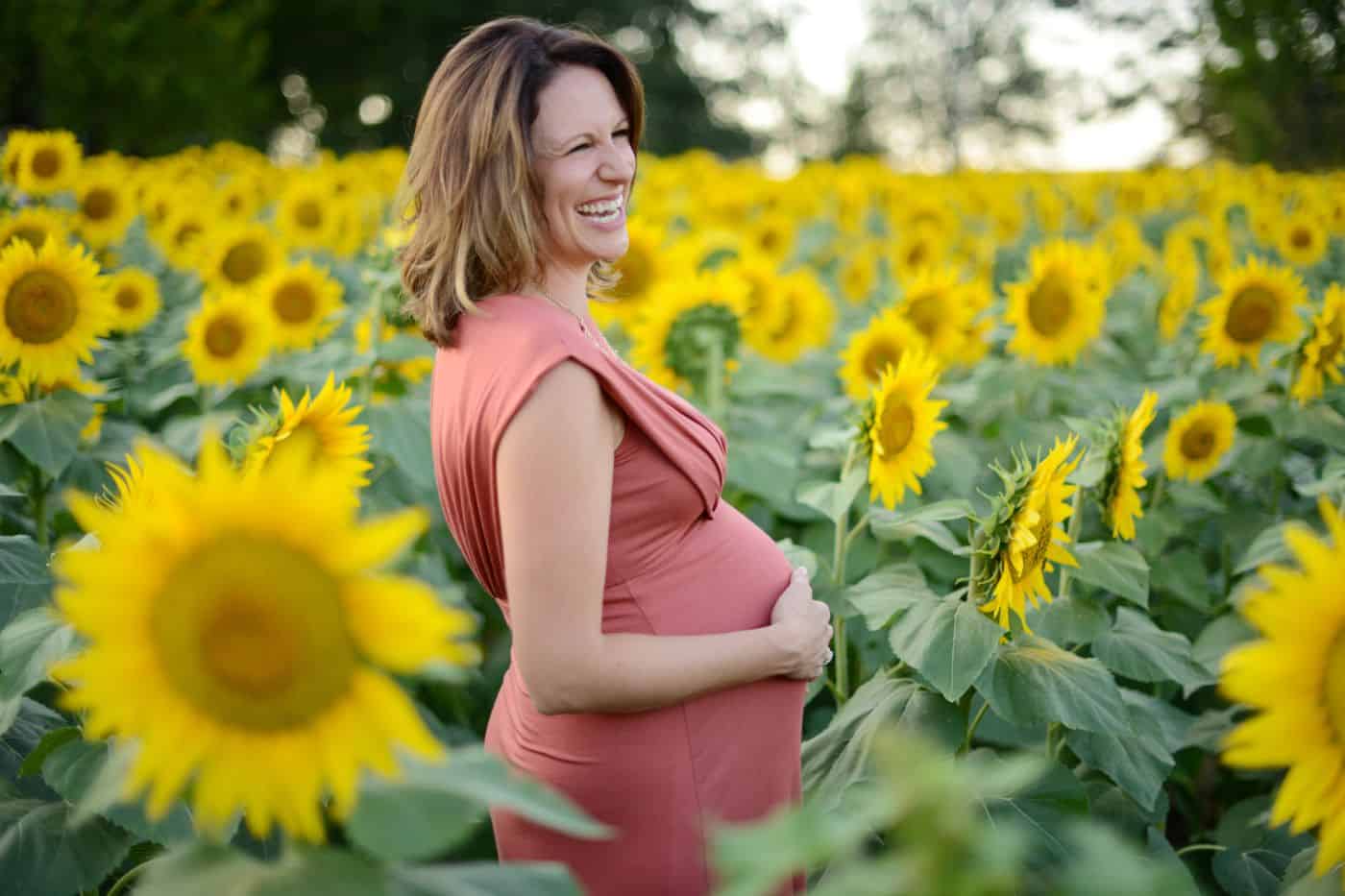 Maternity Posing: 3 Photographers Share Their Body Positive Methods