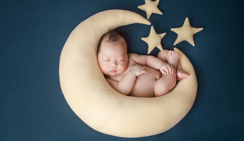 The Ultimate Guide to Lifestyle Newborn Photography