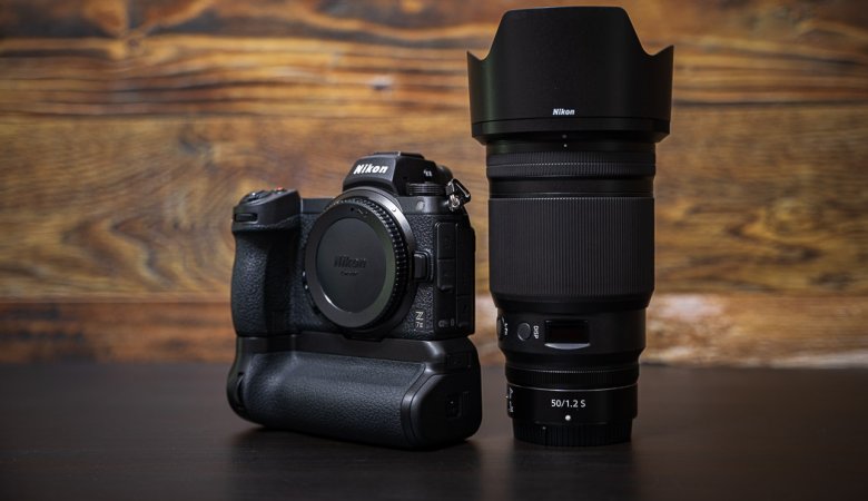 What are the Main Pros and Cons of the Nikon Z7 II According to Reviews?