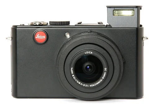 What is the Maximum Resolution of The Leica D-Lux 4?