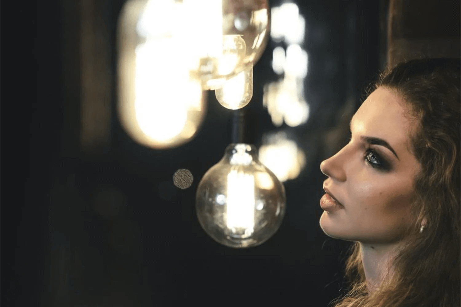 What Are Some Tips for Shooting with Tungsten Light in Photography