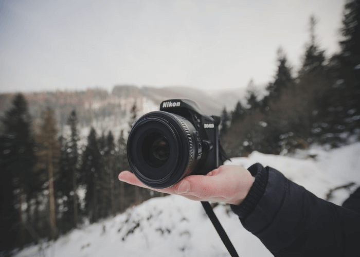 Nikon D3500 vs Canon M50: Weather Sealing Featur