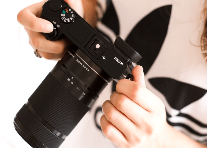 Sony A6000 and A7: Body and Physical Comparison