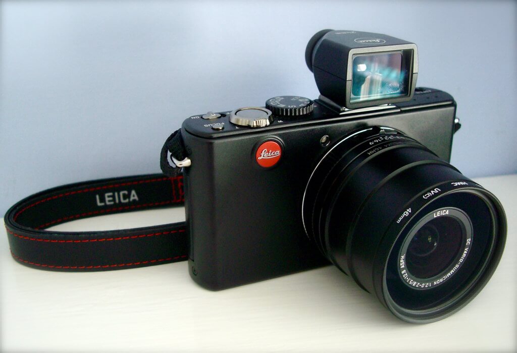What is Leica D-Lux 4?