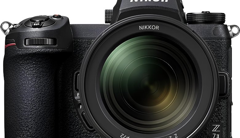 How Well Does the Nikon Z7 II Perform in Low Light According to Reviews?