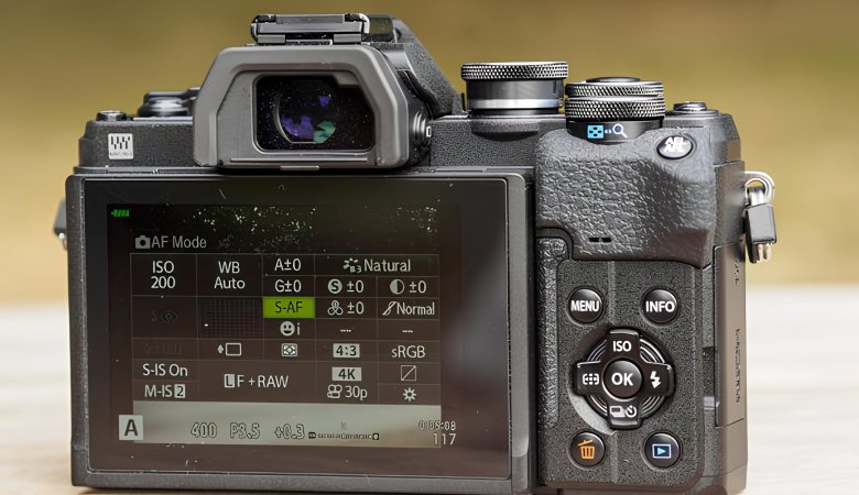 How to Customize the Settings of Your Olympus OMD EM5 as Per the Manual?