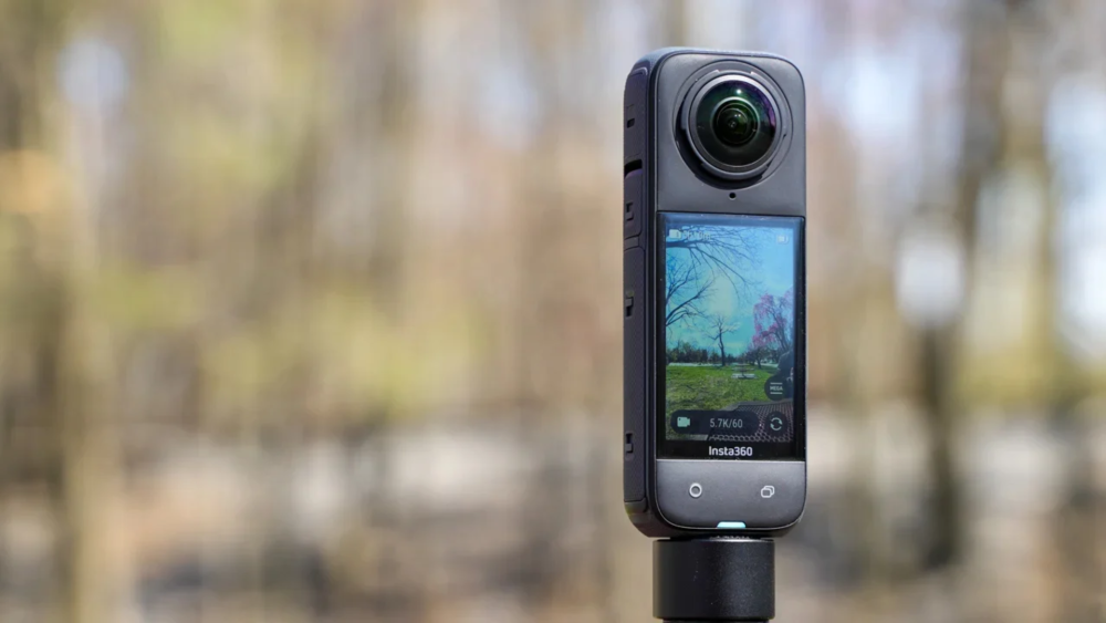 how does a 360 camera work
