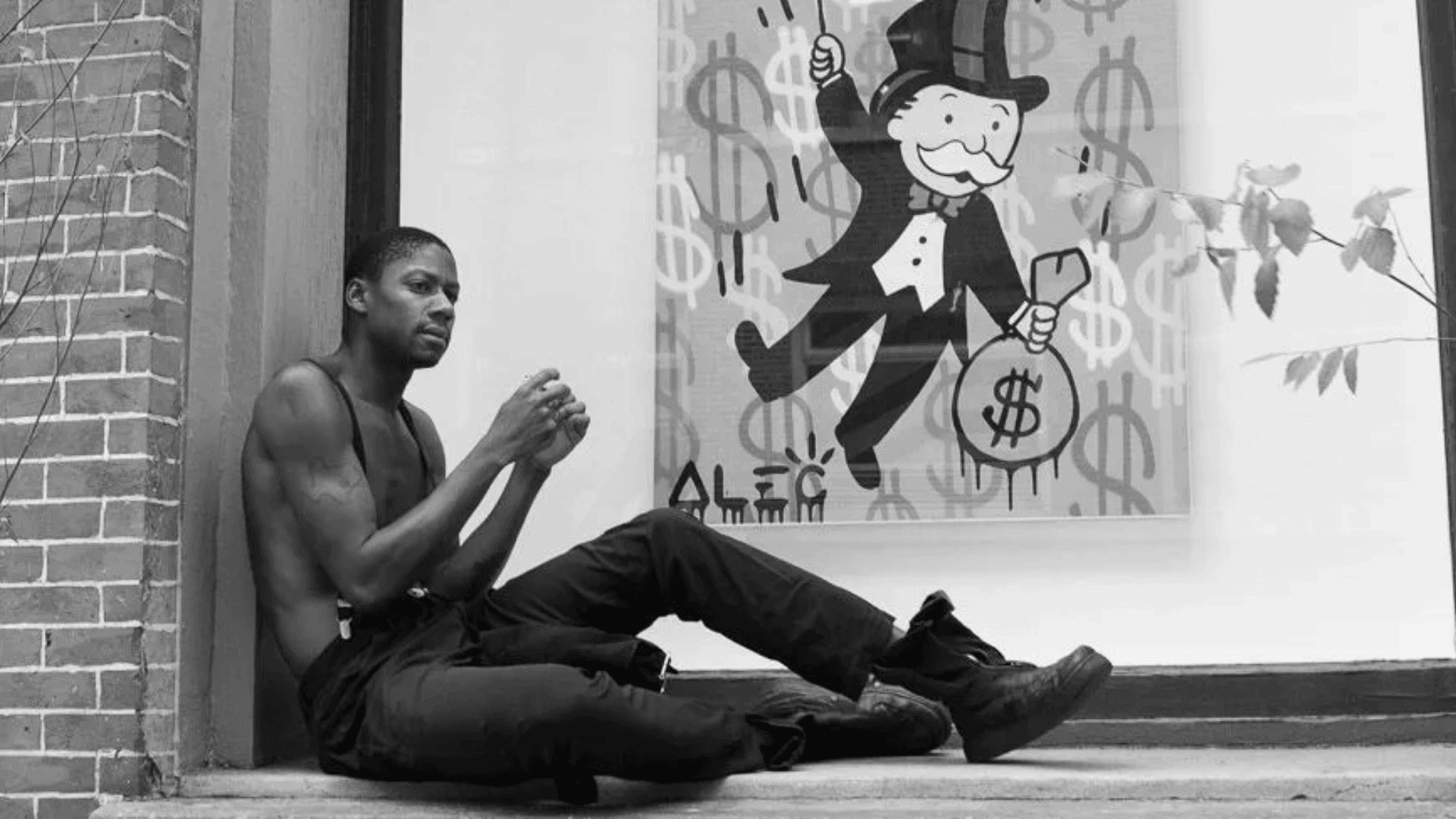 Contrast_of_Wealth_and_Reality